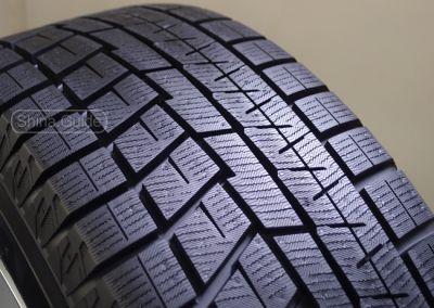 235/50 R19 Yokohama Ice Guard IG60A